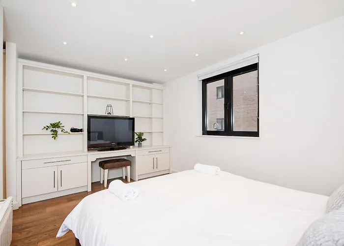 Central 2 Bed Maissonette