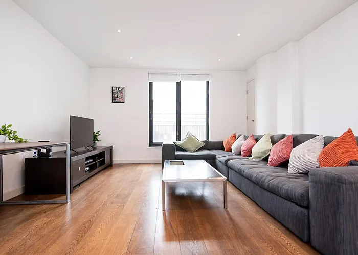 Central 2 Bed Maissonette